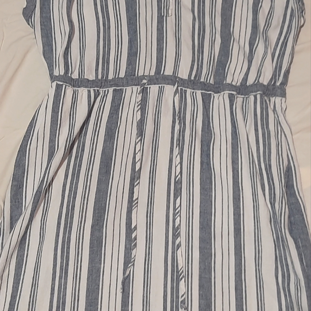 Time and Tru, blue and white summer dress. Size small (4-6).